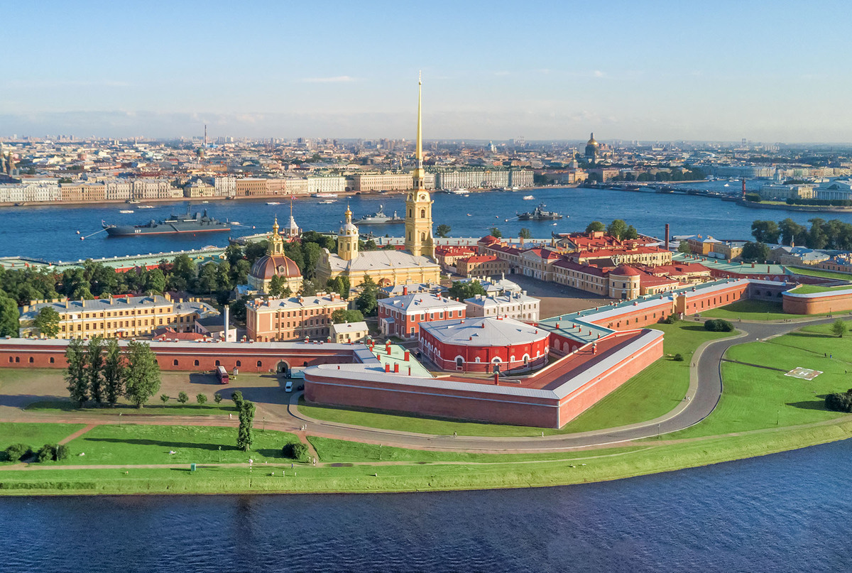 Обзорная экскурсия и Петропавловская крепость (транспорт+гид) (ИНДИВИДУАЛЬНАЯ)