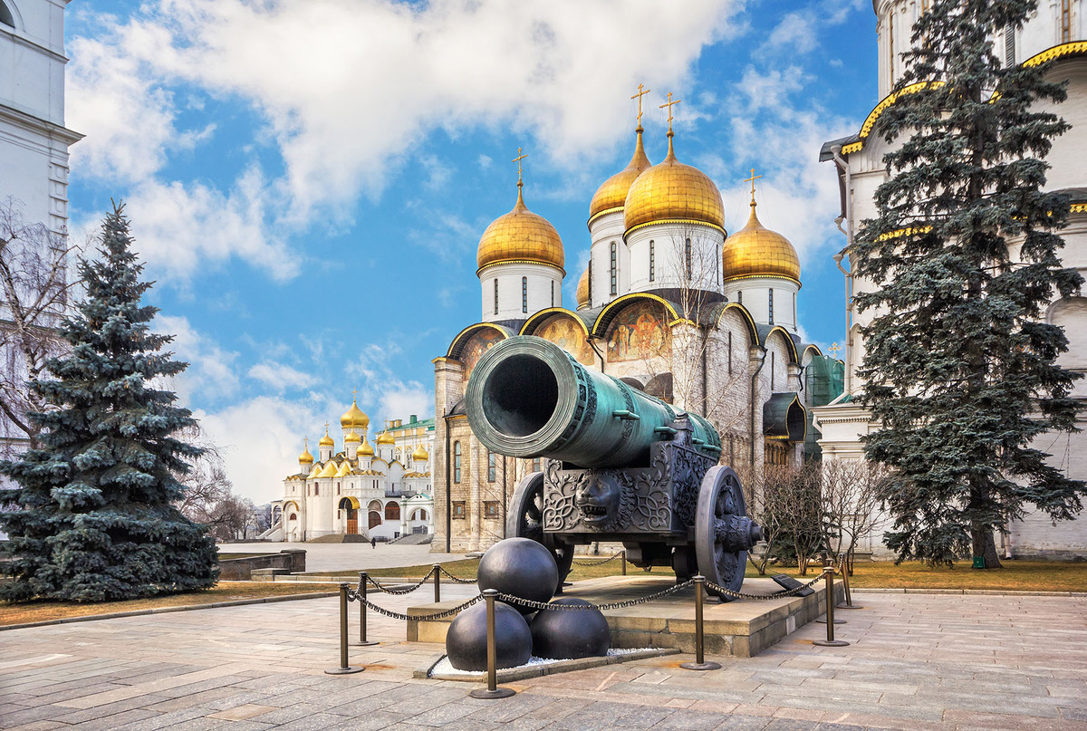&quot;Кремль: история и шедевры&quot; пешеходная экскурсия по территории Московского Кремля и одному собору(ГРУППОВАЯ)